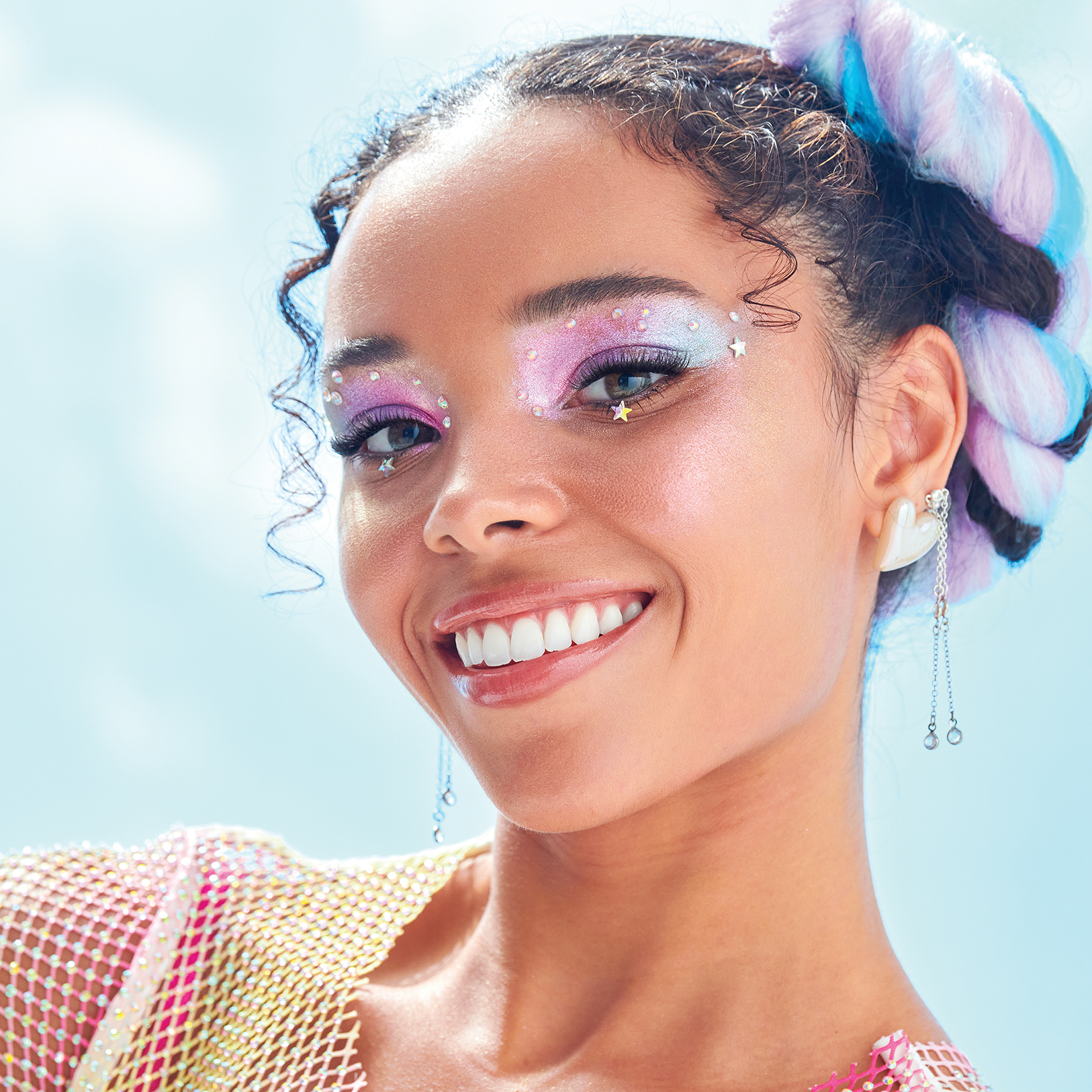 Kiss_FCK01X_FalscaraStudioMiniDIYKit_Festival_Model_Nia_85571_08.20.2025